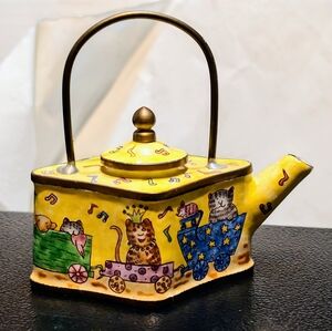 Vintage Y2K Kelvin Chen for Empress Arts Dog & Cat Miniature Enamel  teapot.